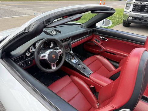 Used 2015 Porsche 911 Turbo S AWD/4WD image 13