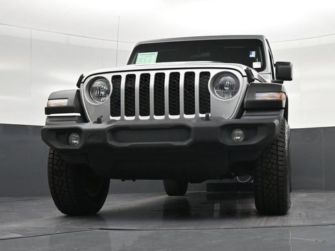 Used 2020 Jeep Gladiator Sport w/ Quick Order Package 24S AWD/4WD image 29
