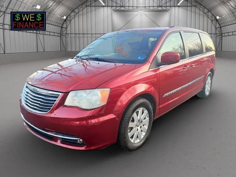 Used 2013 Chrysler Town & Country Touring w/ Trailer Tow Group image 1