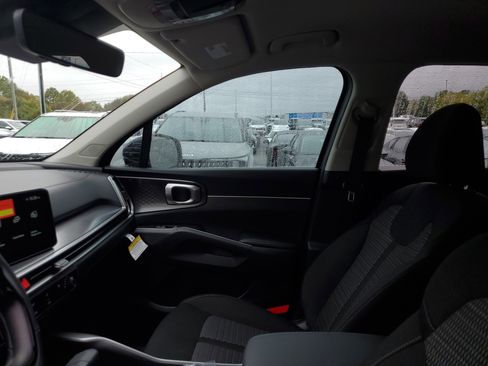 New 2026 Kia Sorento LX image 17