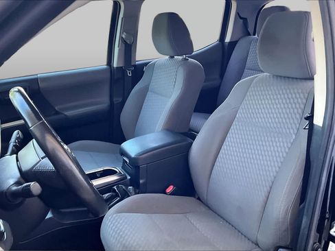 Used 2021 Toyota Tacoma SR5 RWD image 8