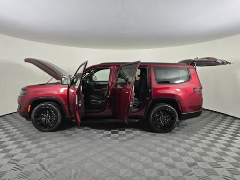 New 2025 Jeep Wagoneer Series II w/ HD Trailer Tow Package image 15