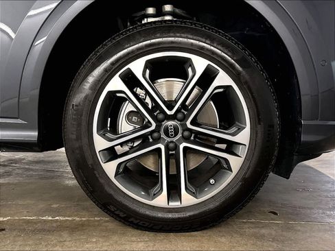 Certified 2025 Audi Q5 Premium w/ Convenience Package AWD/4WD image 12