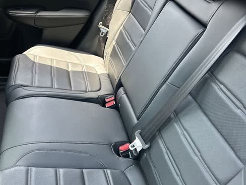 Used 2019 Honda CR-V Touring image 6