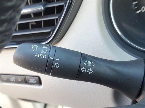 Certified 2022 Nissan Rogue Sport SV image 14