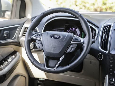 Used 2018 Ford Edge Titanium w/ Equipment Group 302A FWD image 14