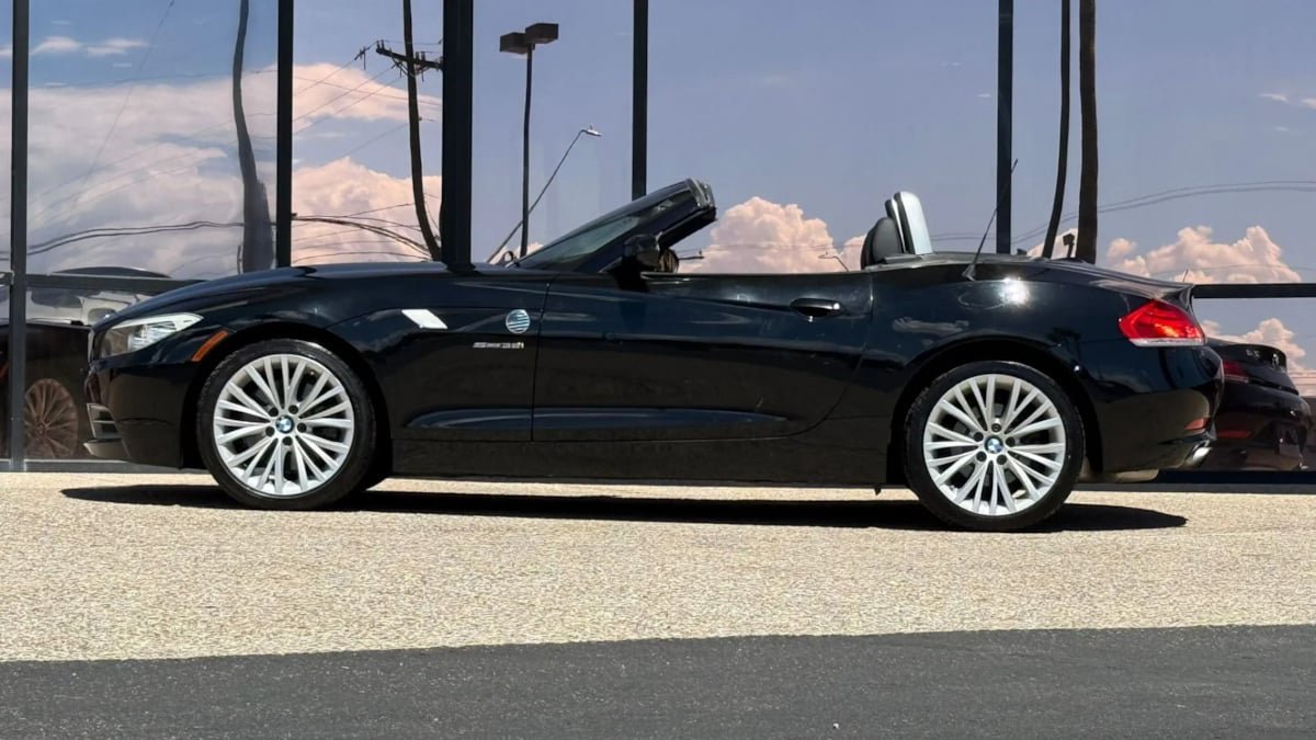 Used 2012 BMW Z4 sDrive35i RWD image 8