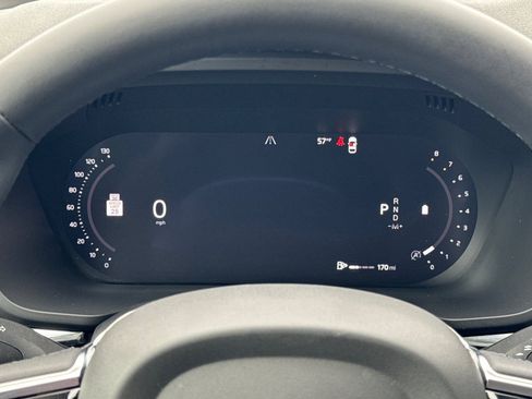 Certified 2023 Volvo XC60 B5 Plus w/ Protection Package Premier FWD image 28