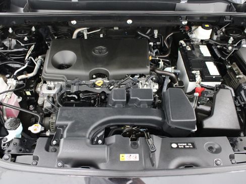Used 2025 Toyota RAV4 LE AWD/4WD image 33