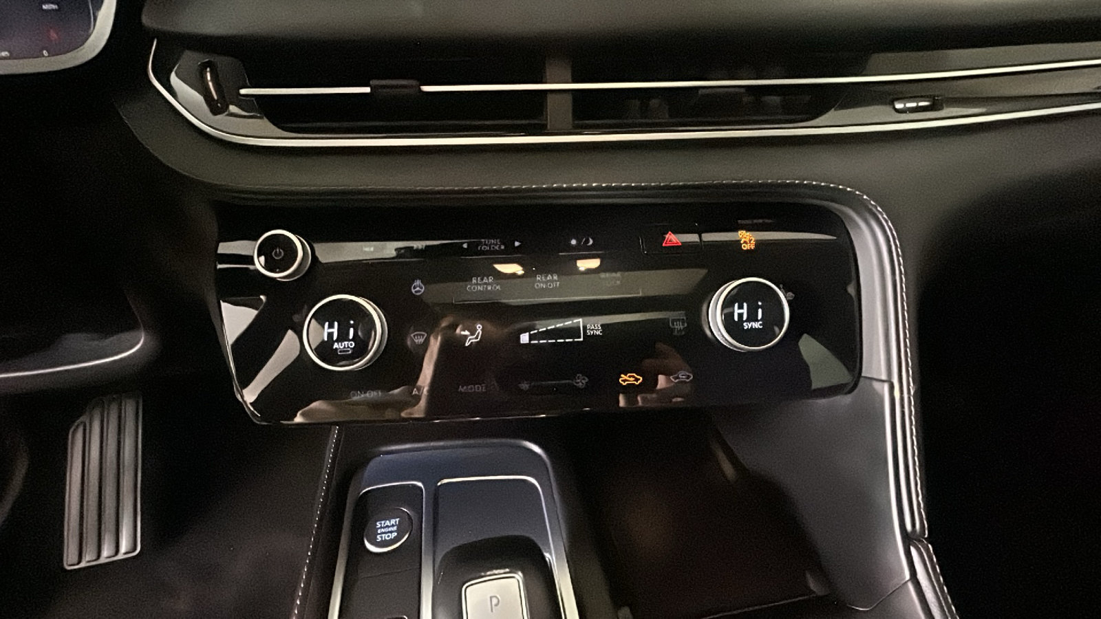 Used 2024 INFINITI QX60 Luxe AWD/4WD image 25