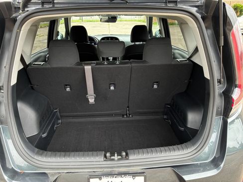 Used 2025 Kia Soul LX w/ LX Technology Package FWD image 24