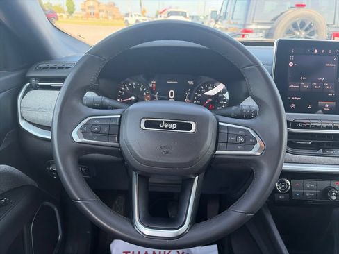 Used 2024 Jeep Compass Latitude AWD/4WD image 15