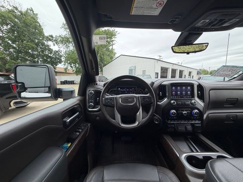 Used 2023 GMC Sierra 2500 Denali w/ Denali Ultimate Package AWD/4WD image 2
