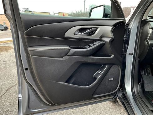 Used 2020 Chevrolet Traverse LT w/ LT Premium Package image 18