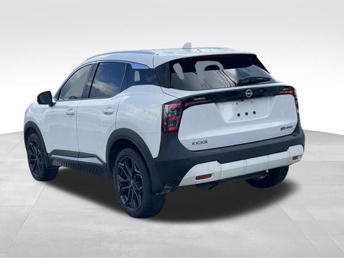 Certified 2025 Nissan Kicks SR image 5