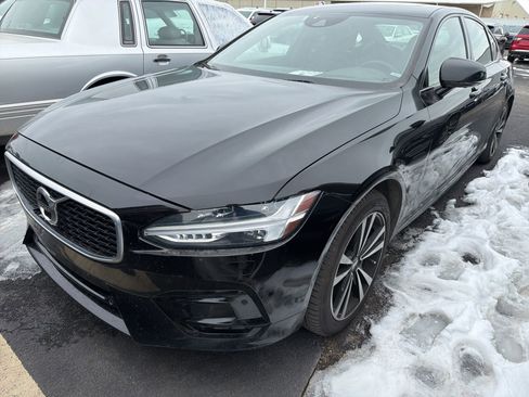 Used 2020 Volvo S90 T6 R-Design image 1