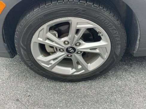Certified 2022 Hyundai Kona SEL w/ Convenience Package FWD image 11