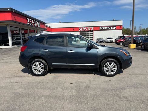Used 2015 Nissan Rogue S w/ Convenience Package image 2