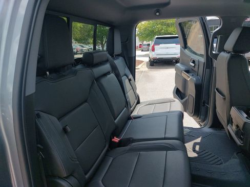 Used 2021 Chevrolet Silverado 1500 LT Trail Boss w/ Convenience Package II AWD/4WD image 12