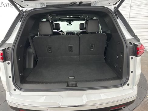 Used 2023 Chevrolet Traverse High Country image 30