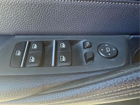 Used 2018 BMW 530i xDrive image 24