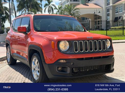 Used 2015 Jeep Renegade Latitude image 3