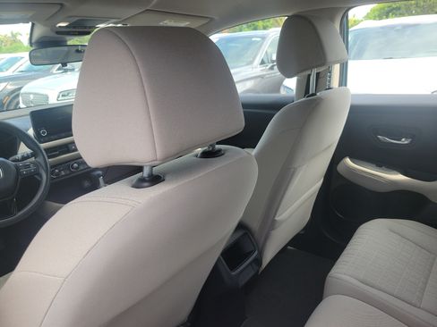 Used 2024 Honda HR-V LX image 11