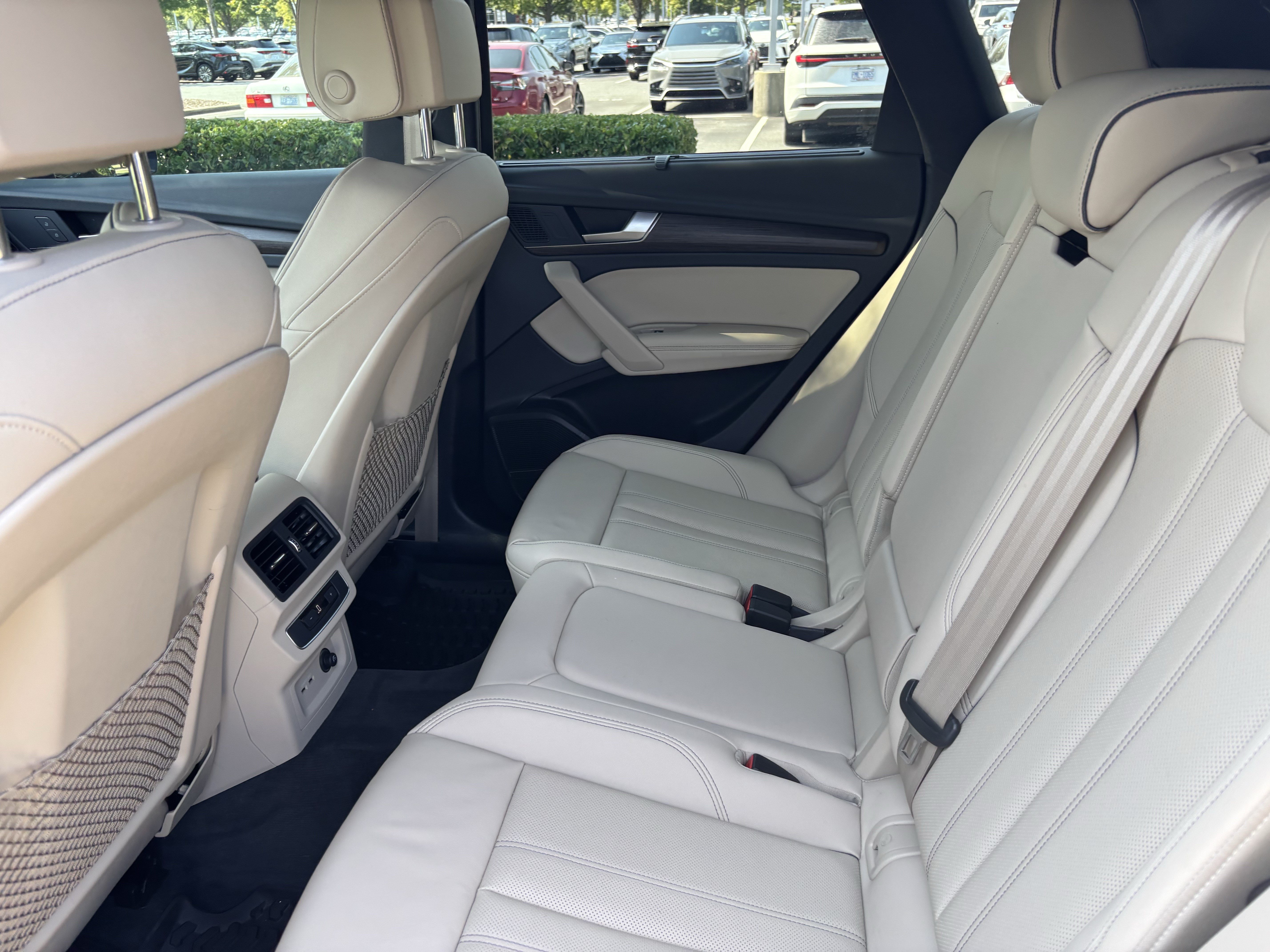 Certified 2024 Audi Q5 e Premium Plus w/ Premium Plus Package AWD/4WD image 18