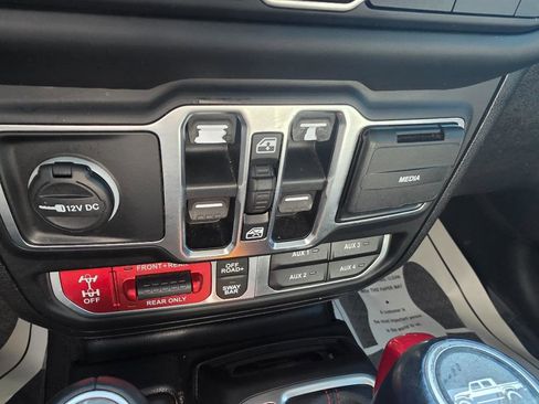 Used 2020 Jeep Gladiator Rubicon image 17