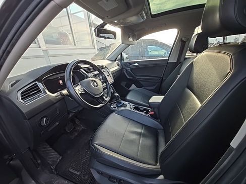 Used 2019 Volkswagen Tiguan SEL image 9