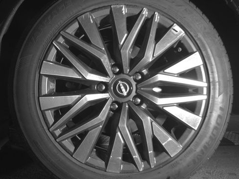 Used 2025 Nissan Altima 2.5 SV image 14