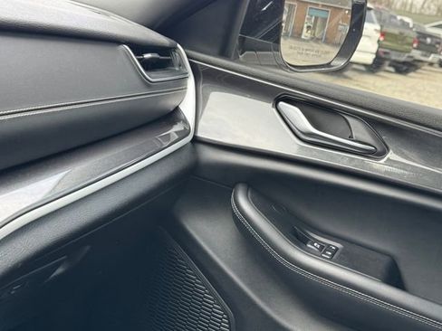 Used 2023 Jeep Grand Cherokee Altitude image 37