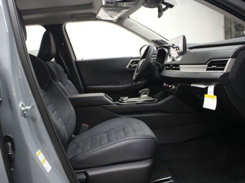 New 2026 Mitsubishi Outlander SE image 17