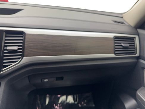 Used 2022 Volkswagen Atlas SE image 60