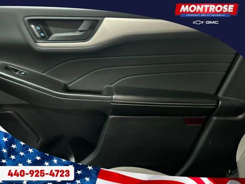 Used 2022 Ford Escape SE w/ Cold Weather Package image 12
