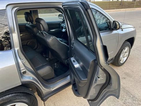 Used 2017 Jeep Compass Latitude image 25