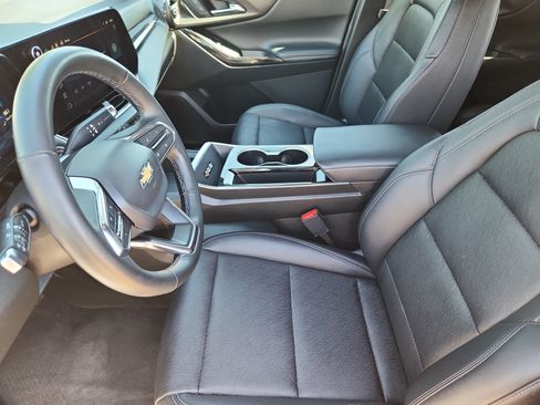 Used 2025 Chevrolet Equinox LT w/ Convenience Package II AWD/4WD image 9