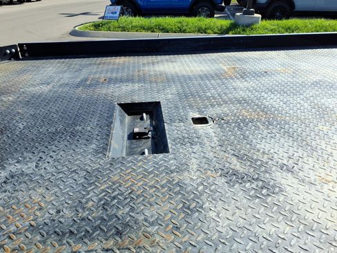 Used 2024 Chevrolet Silverado 3500 LT w/ Convenience Package image 10