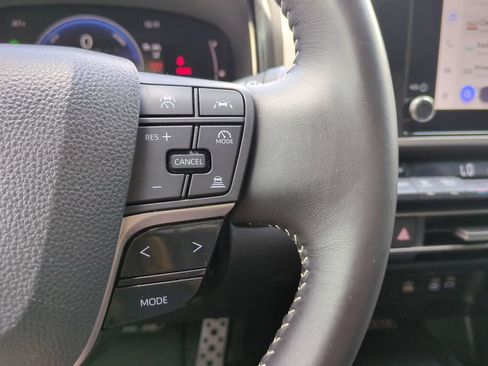 Used 2025 Toyota Camry SE FWD image 28