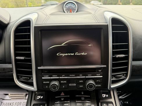Used 2013 Porsche Cayenne Turbo AWD/4WD image 20
