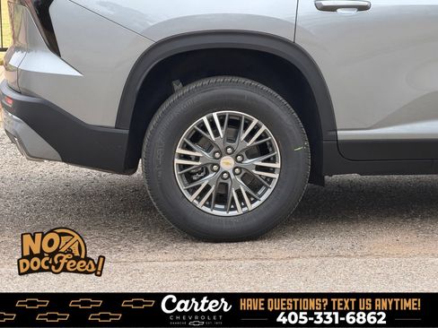 New 2027 Chevrolet Traverse LT w/ Driver Confidence Package FWD image 10