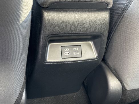 Used 2023 Toyota Corolla LE image 14