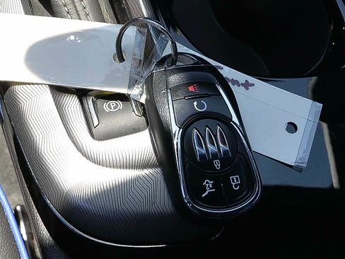 Used 2025 Buick Envista Sport Touring w/ Convenience I Package FWD image 15