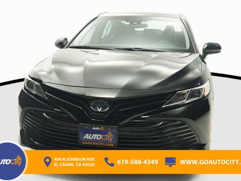 Used 2020 Toyota Camry LE FWD image 4