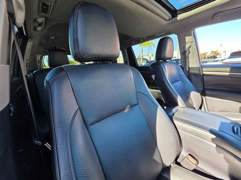 Used 2016 Toyota Highlander Limited image 13