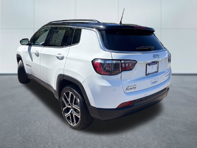 Used 2025 Jeep Compass Limited AWD/4WD image 2