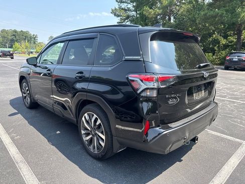 Used 2025 Subaru Forester Touring AWD/4WD image 2
