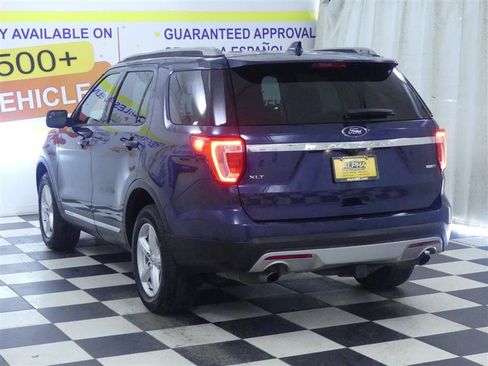 Used 2016 Ford Explorer XLT w/ Equipment Group 202A AWD/4WD image 5