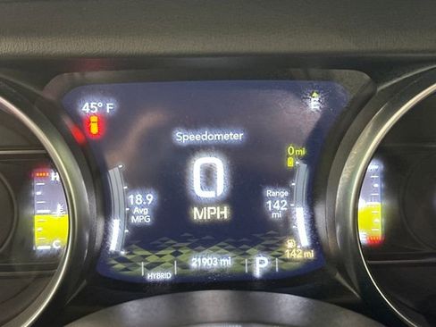 Used 2022 Jeep Wrangler Unlimited Sahara w/ Cold Weather Group image 18