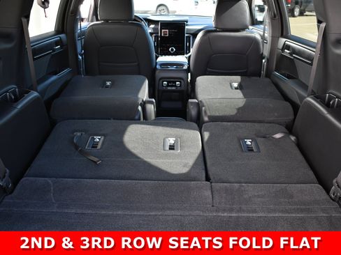 Used 2024 GMC Acadia AT4 w/ Super Cruise Package image 10